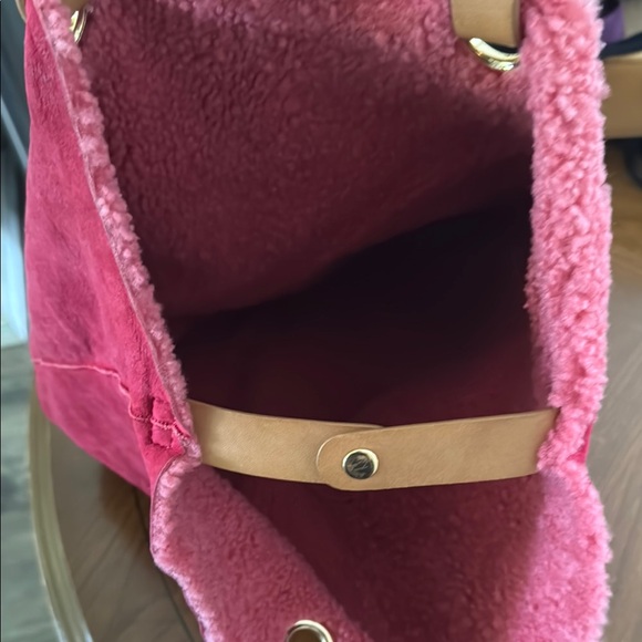 UGG Australia Red Suede Shoulder Tote Bag with Leather Handles Shearling Lined - Picture 5 of 16